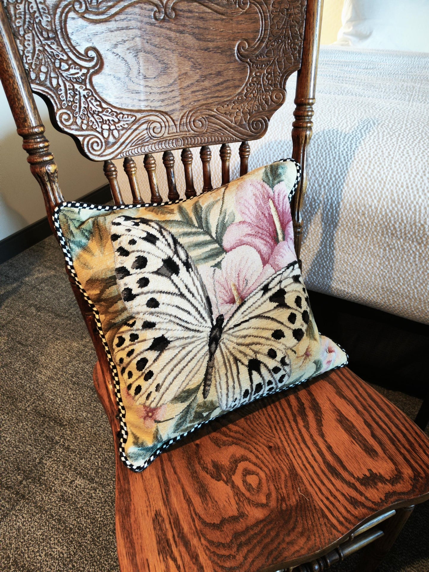 Handmade Wool Needlepoint Pillow Cover - Decorative Throw Cushion Cover - Vintage Floral Embroidery Design - 16x16 Pillow Cover