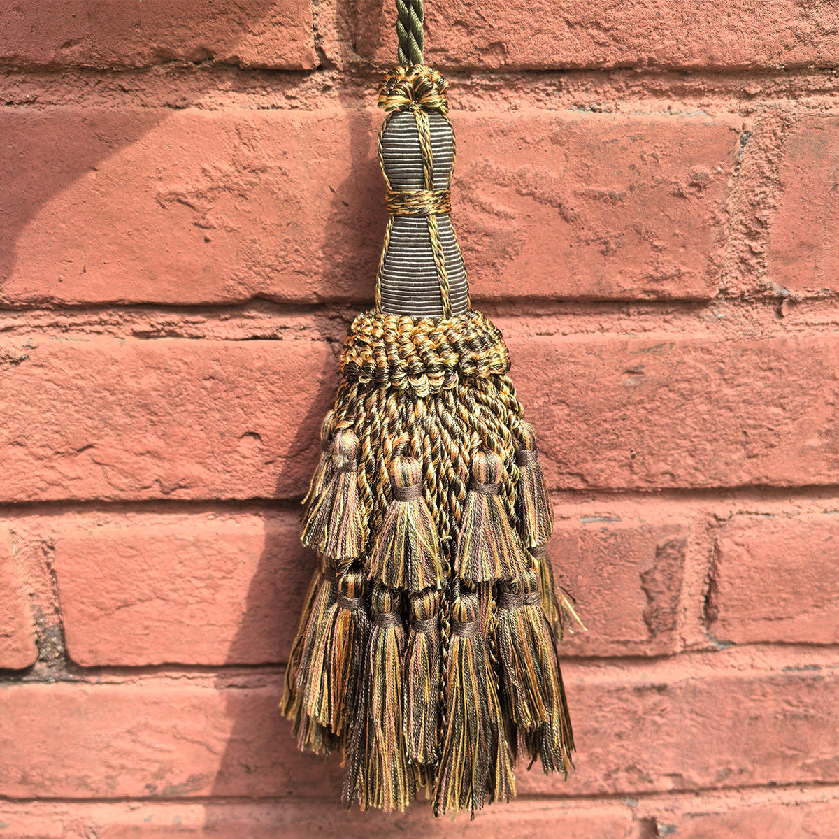 1 Pack Home Decor Tassel 9 x 4 E98326