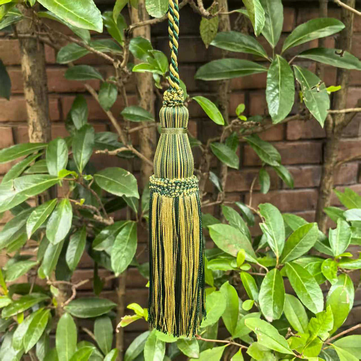 1 Pack Green & Gold Decorative Tassel, 15 in – Single Hanging Tassel for Curtains, Door Handles, Wall Décor & European-Style Home Decoration E9670_C