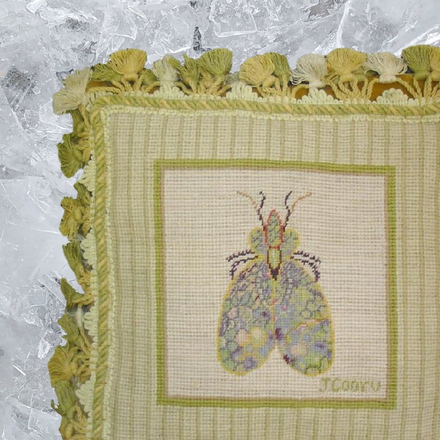 Handmade Wool Needlepoint Pillow Cover - Decorative Throw Cushion Cover - Vintage Floral Embroidery Design bee