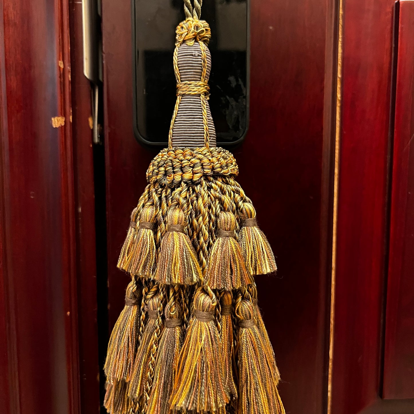 1 Pack Home Decor Tassel 9 x 4 E98326