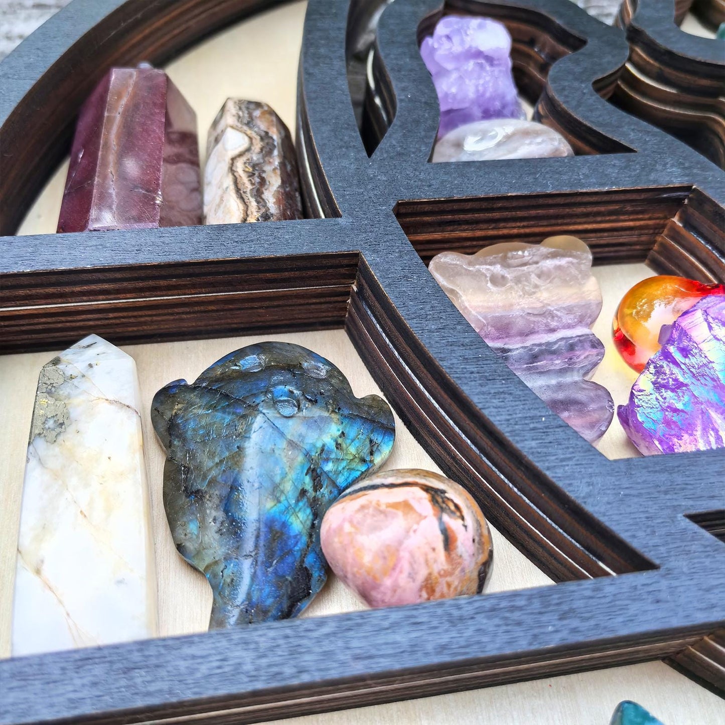 Cat Moon Crystal Shelf – Wooden Display Shelf for Crystals, Witchy Decor, Gothic Home Decor, Boho Altar Storage, Celestial Wall Art